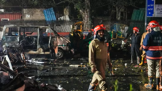 🚨 Delhi Red Fort Blast: Evening Shock Near Lal Qila Metro — Investigation Underway